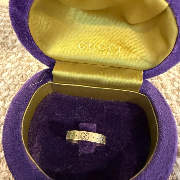 🌟✨⭐️Gorgeous Gucci Yellow Gold Ring with Stars! ⭐️ ✨🌟 - Picture 2 of 8